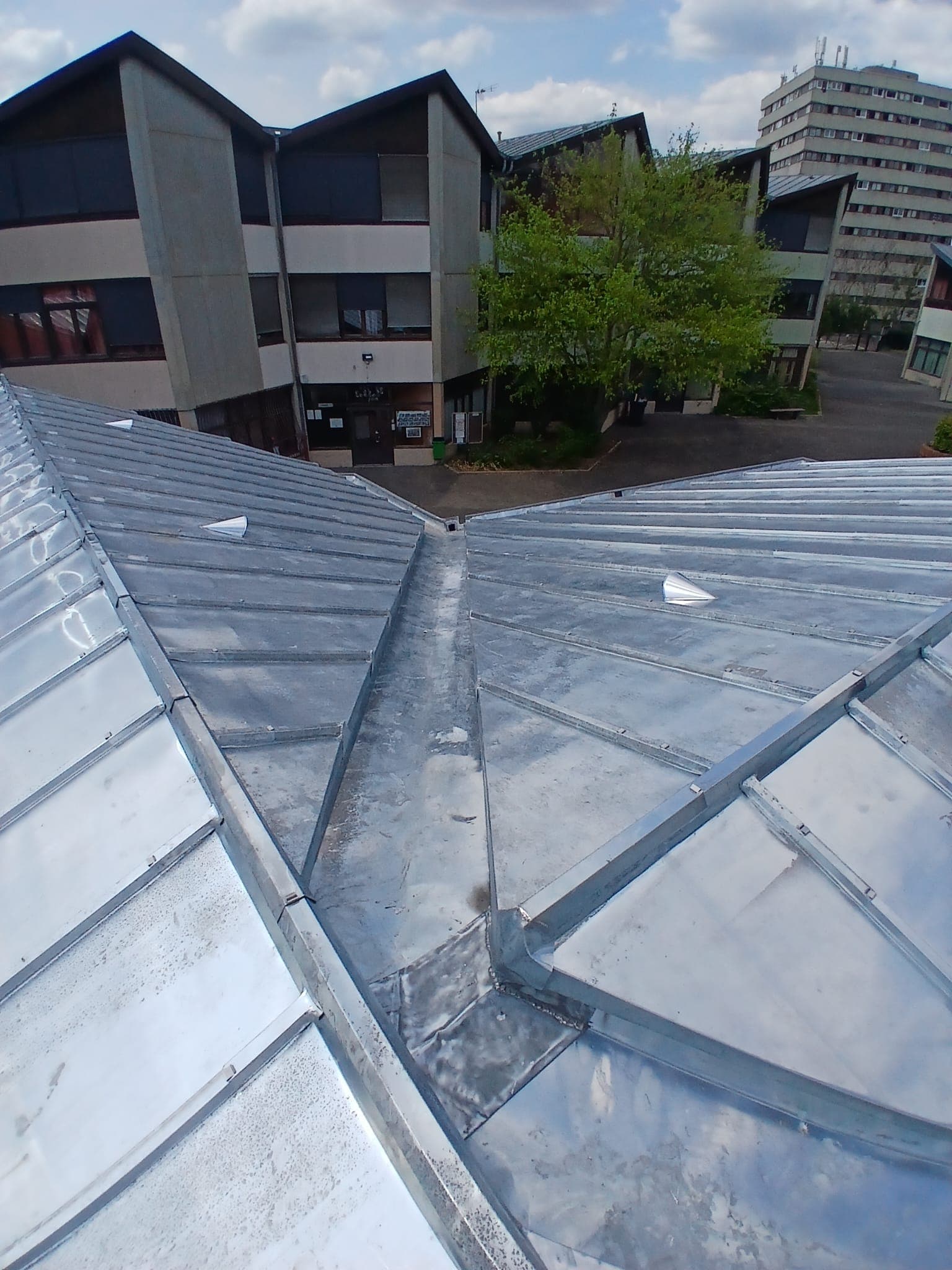 Toiture métallique - vue d'ensemble